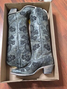 Corral Boots Sequin Embroidered Skull Dark Grey Boots Size 8 NWB